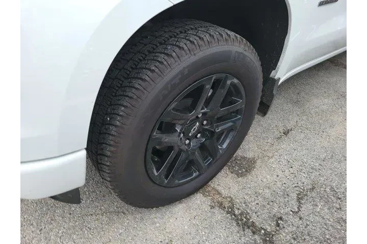 Chevrolet Silverado 1500 202 image 4