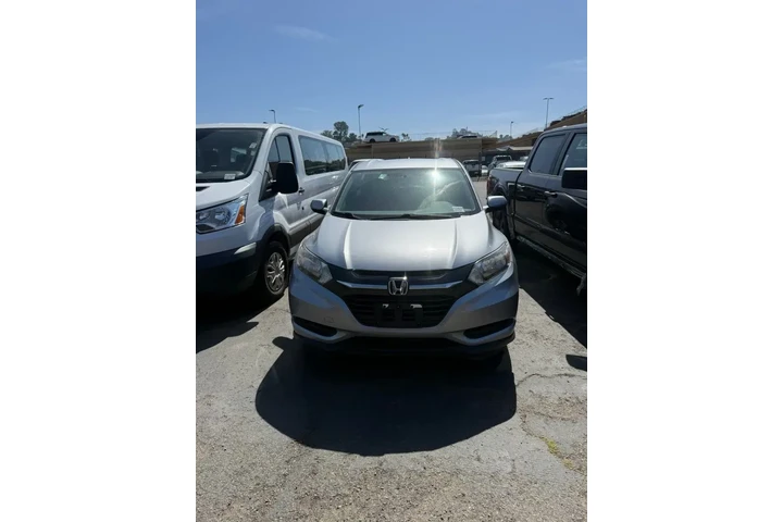 $20900 : Honda HR-V 2017 LX 4dr Cross image 2