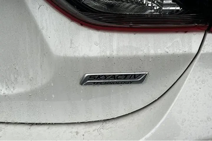 $13658 : Mazda Mazda6 2017 Touring 4d image 8