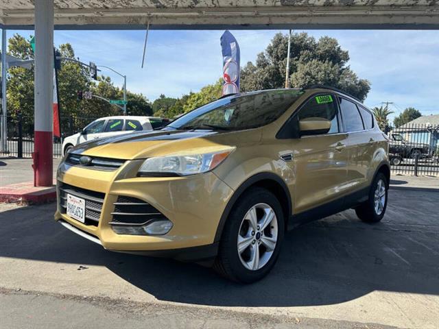 2014 Escape SE image 3