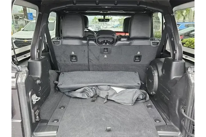 $29990 : Jeep Wrangler Unlimited 2019 image 8
