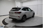 $17995 : Ford Escape 2024 ST-Line 4dr thumbnail