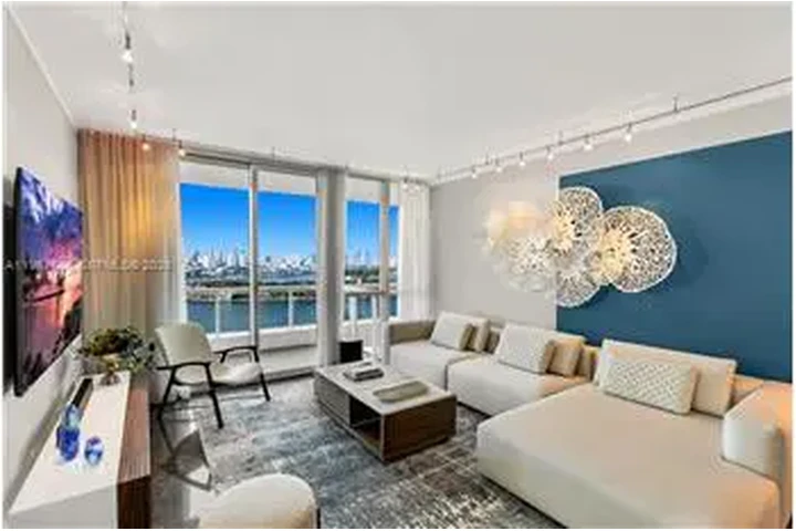 $8500 : Rental property with 2 bedro image 1