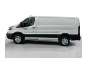 $32992 : Ford Transit 2024 250 3dr LW thumbnail