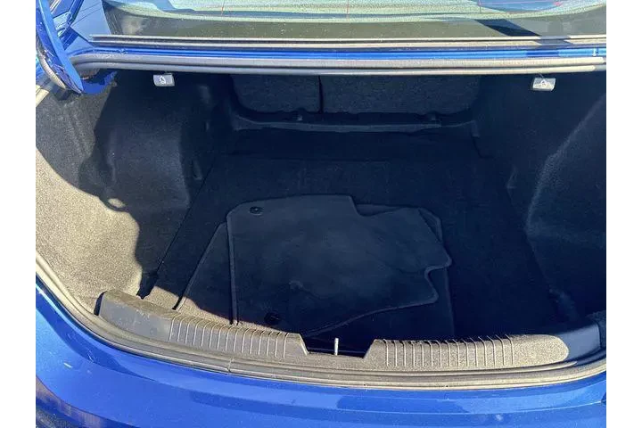 $17590 : Chevrolet Malibu 2023 LT 4dr image 8