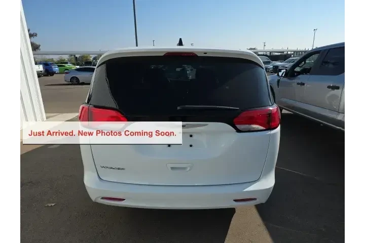 $13900 : Chrysler Voyager 2022 LX 4dr image 5