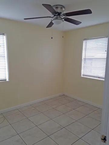 $900 : TWO BEDROOMS 🏠 image 7