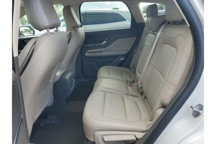 Lincoln Corsair 2021 Standar image 10