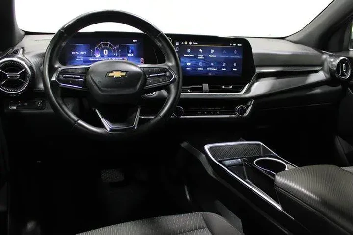 $24982 : Chevrolet Equinox 2025 LT 4d image 2