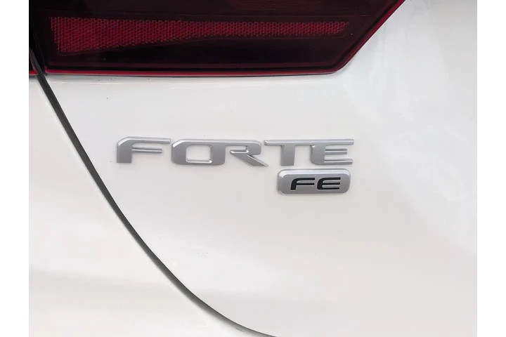 $19460 : Kia Forte 2024 LX 4dr Sedan image 1