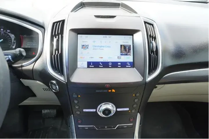 $19225 : Ford Edge 2020 Titanium 4dr image 8