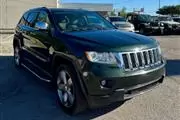 $9500 : 2011 Grand Cherokee Overland thumbnail