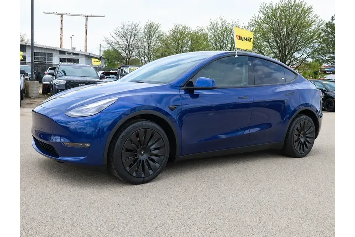 $31977 : Tesla Model Y 2023 AWD 4dr C image 5