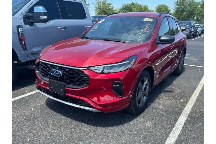 $26852 : Ford Escape 2024 ST-Line 4dr image 1