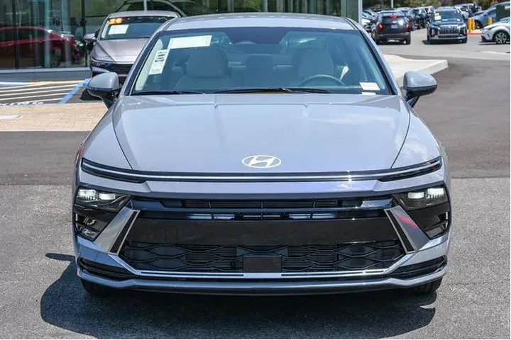 $26089 : Hyundai SONATA 2025 SEL 4dr image 2