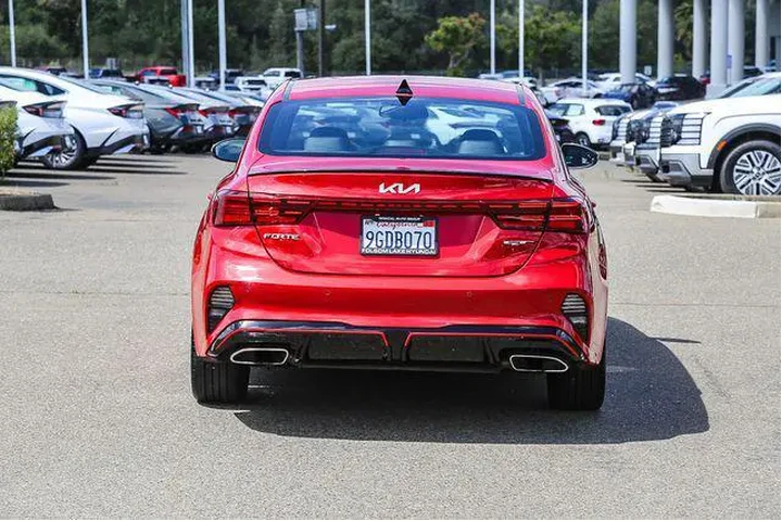 $21992 : Kia Forte 2023 GT 4dr Sedan image 4