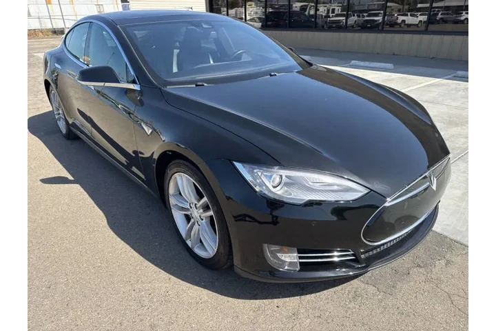 $14999 : 2015 Model S 85D image 9
