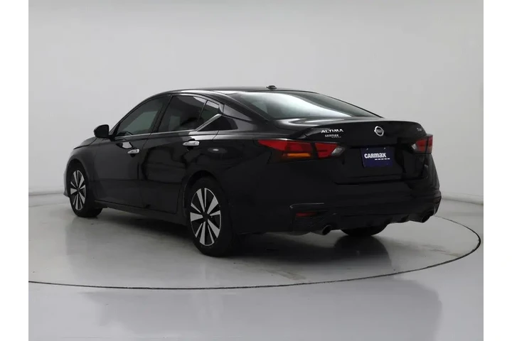 $16998 : Nissan Altima 2019 2.5 SV 4d image 2