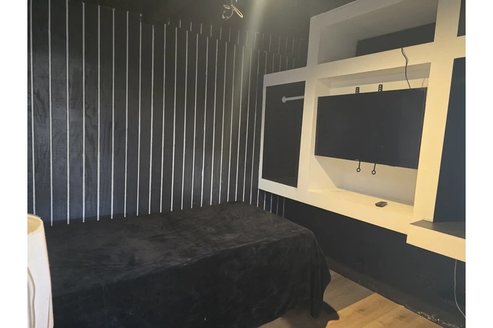 $1000 : Disponible cuarto image 2