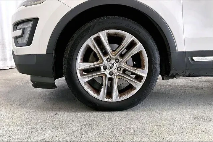 $8219 : Ford Explorer 2016 XLT 4dr S image 6