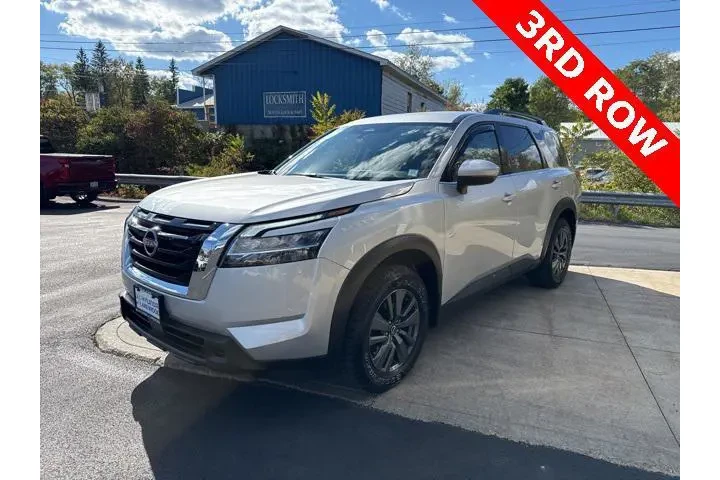 $27948 : Nissan Pathfinder 2022 AWD S image 5