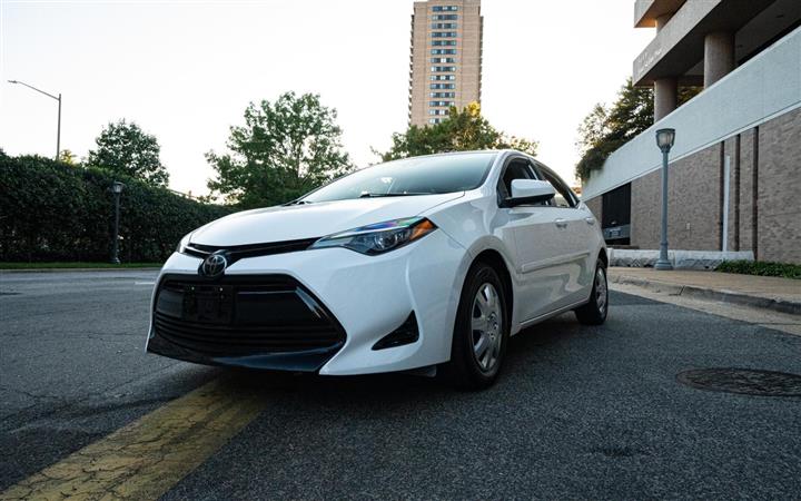 $20000 : 2017 TOYOTA COROLLA image 8