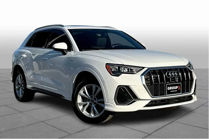 $24934 : Audi Q3 2022 AWD quattro S l image 2