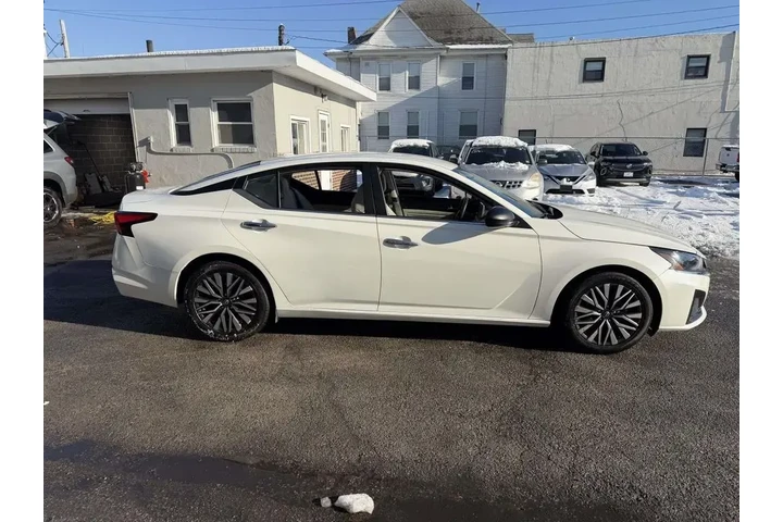 $15590 : Nissan Altima 2024 2.5 SV 4d image 8