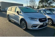 $26990 : Chrysler Pacifica Plug-In Hy thumbnail