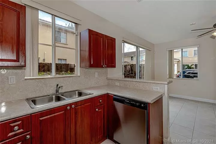 $545000 : MIAMI LAKES image 9