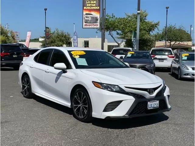 $2500 : 2019 Toyota Camry SE Sedan 4D image 2