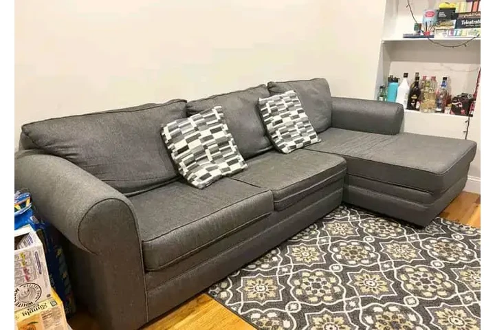 $200 : Couch image 4