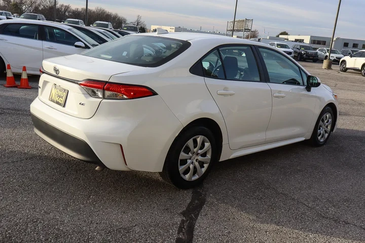 $18488 : 2024 Corolla LE image 4