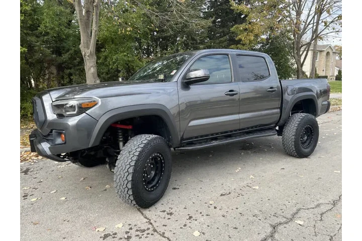$28997 : 2017 Tacoma TRD Off-Road image 9