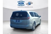 $27406 : Chrysler Pacifica 2024 Touri thumbnail