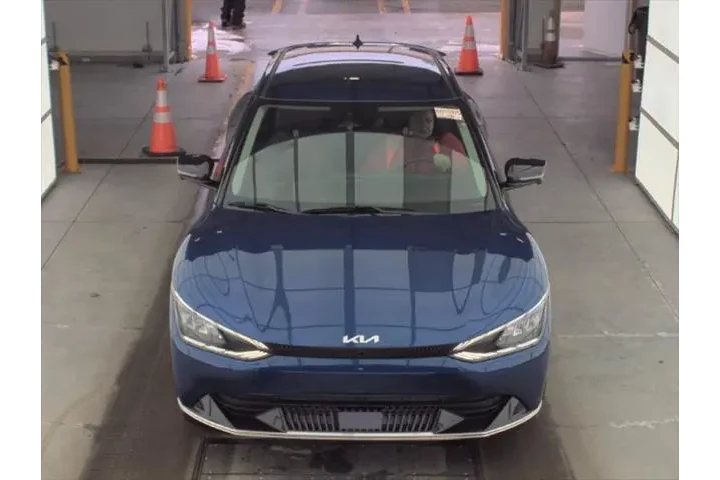 $24793 : Kia EV6 2023 AWD Wind 4dr Cr image 2