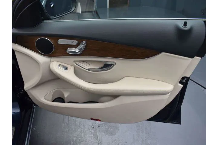 $21952 : Mercedes-Benz C-Class 2021 A image 6