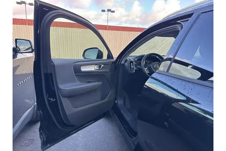 $26879 : Volvo XC40 2022 AWD T5 Momen image 6