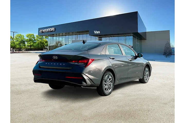 $17900 : Hyundai ELANTRA 2024 SEL 4dr image 7