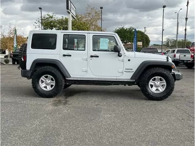 2017 Jeep Wrangler image 1