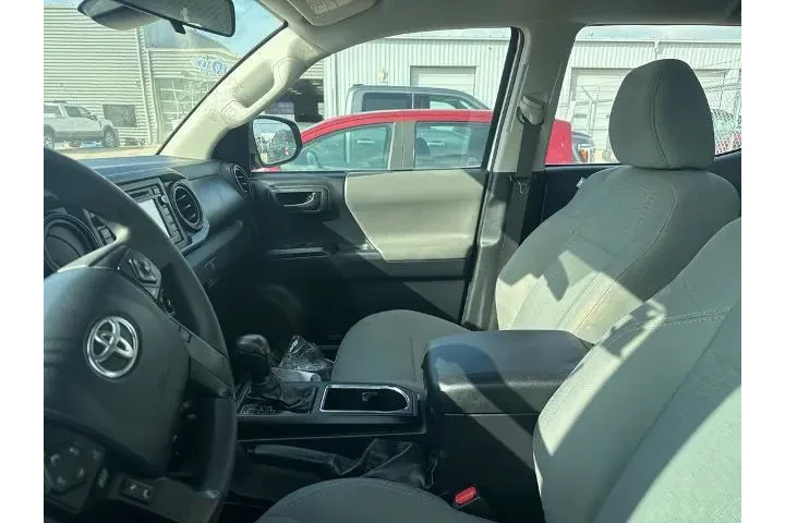 $27995 : Toyota Tacoma 2018 4x4 TRD P image 5