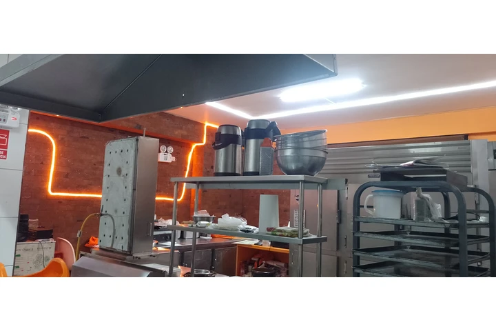 TRASPASO FASTFOOD CHORRILLOS image 3