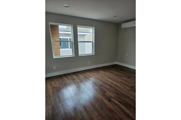 $2400 : Renta Departamento (Anaheim) image 2