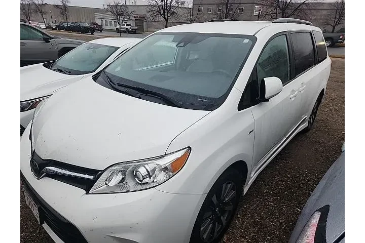 $22998 : Toyota Sienna 2019 AWD LE 7- image 10