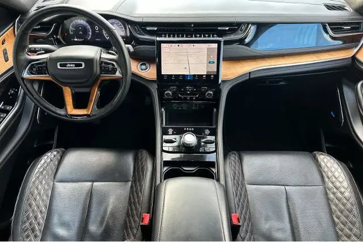 $39995 : Jeep Grand Cherokee L 2023 4 image 2