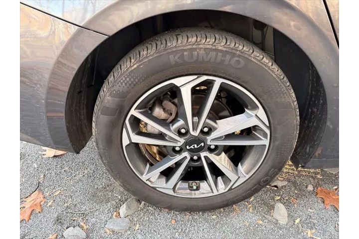 $16999 : Kia Forte 2023 LXS 4dr Sedan image 7