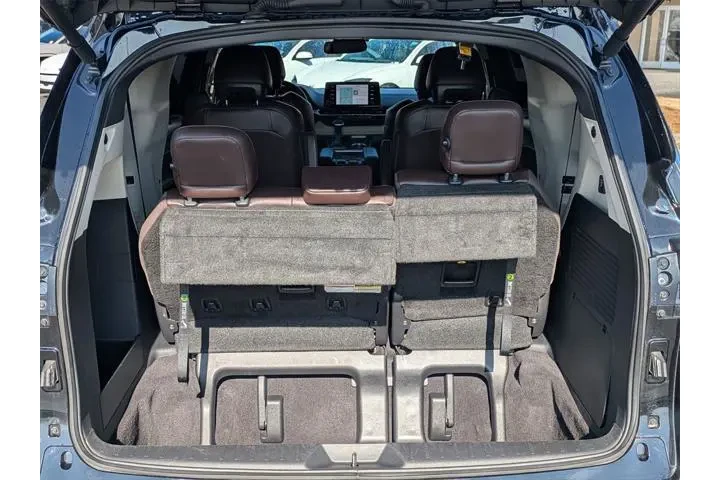 $39994 : Toyota Sienna 2022 AWD Plati image 6
