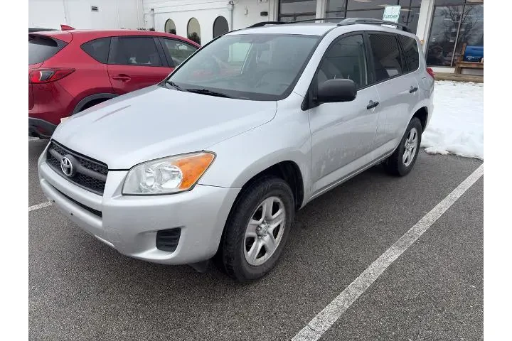$10500 : Toyota RAV4 2011 4x4 Base 4d image 2