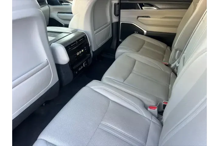 $39899 : Jeep Wagoneer L 2024 4x4 Ser image 5