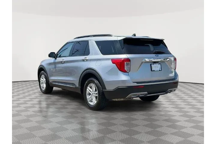 $24222 : Ford Explorer 2022 AWD XLT 4 image 4